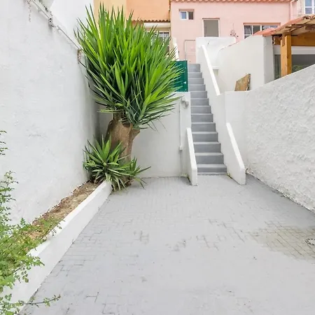 Sweet Secret Garden At Com Estacionamento Apartamento